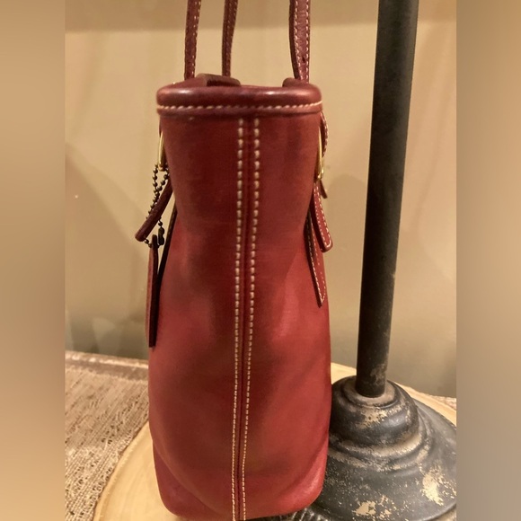 Vintage Coach cranberry red day tote shoulder bag Saturday Matinee 9803 … - Picture 7 of 11
